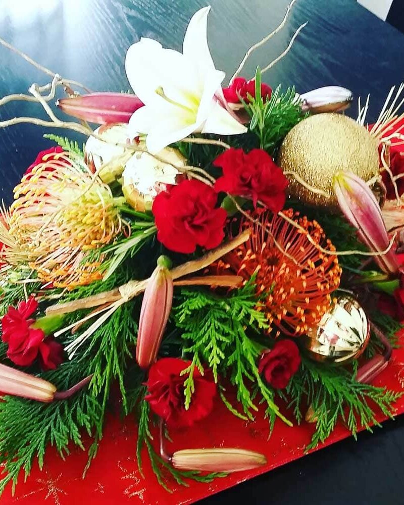 Christmas Themed Table Arrangement